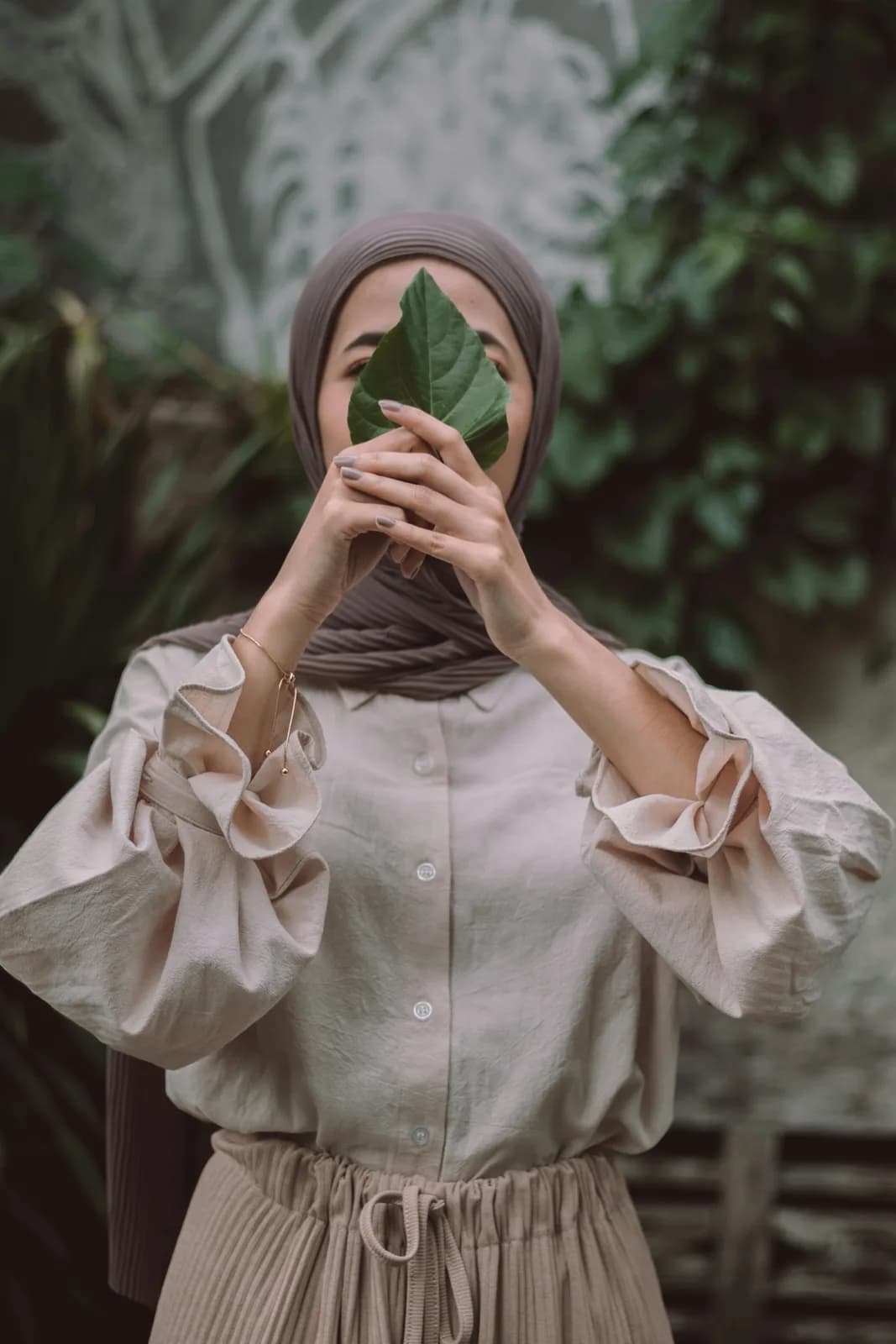 Taupe linen two-piece set with matching hijab